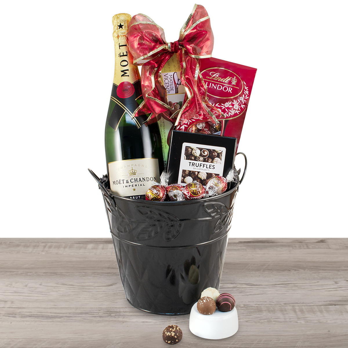 prodimages/Moet and Chandon Champagne Gift Basket

